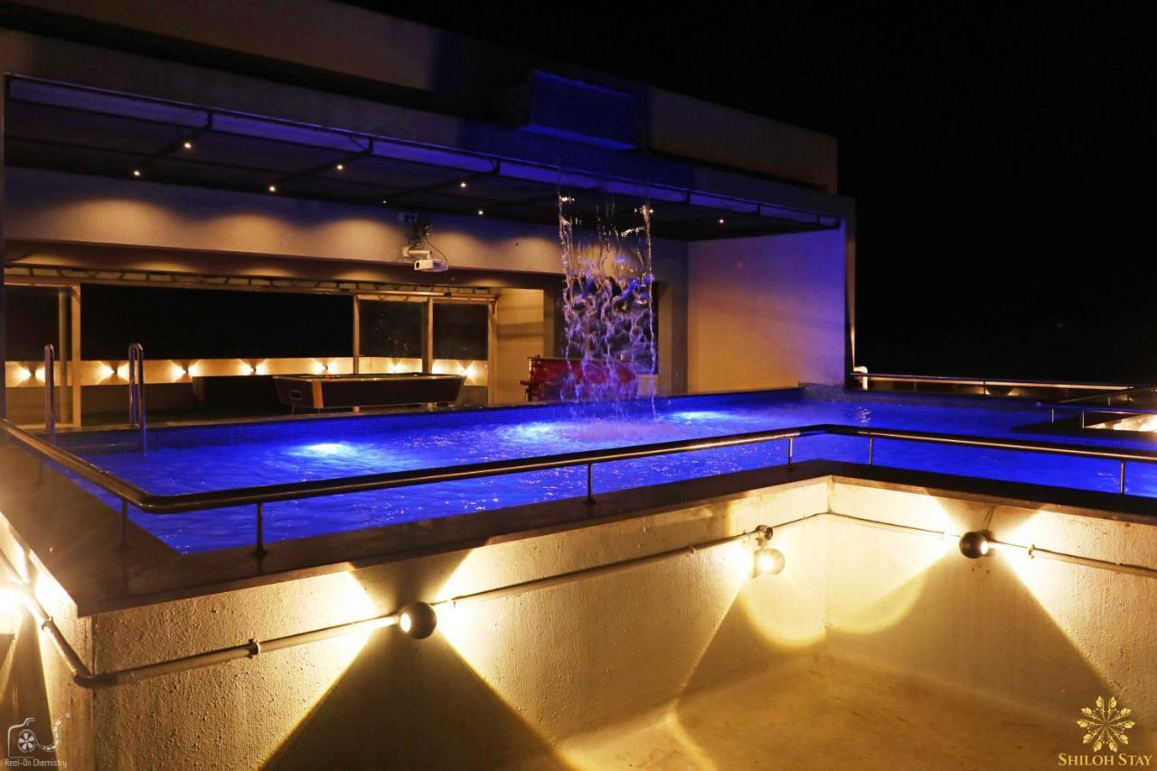 Sport Bar Villa 6Bhk Infinity Pool With Waterfall Ігатпурі Екстер'єр фото